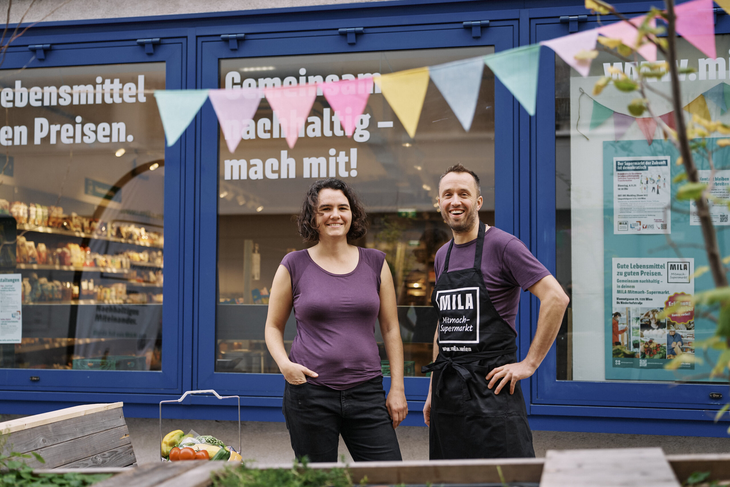 MILA Supermarkt Eröffnung_Julianna_Fehlinger_und_David_Jelinek_101025_Zoe Opratko_071_web